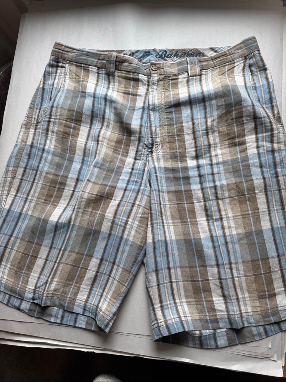 Tommy Bahama Silk Linen Plaid Shorts Mens 38 Brown Blue Flat Front Beach cool